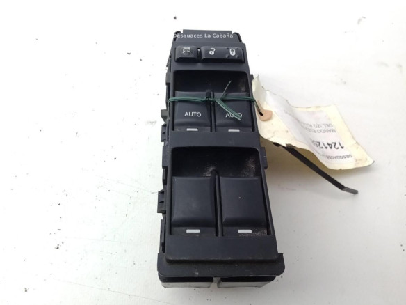 04602781AA MANDO ELEVALUNAS PUERTA LAT DEL IZQ CHRYSLER SEBRING (JS)|Desguaces La Cabaña