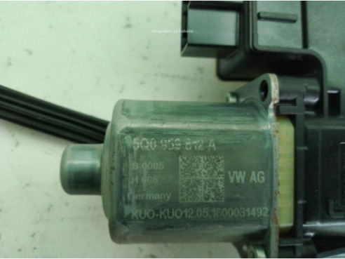5Q0959812A ELEVALUNAS PUERTA LAT TRA DER SEAT LEON (5F1)|Desguaces La Cabaña