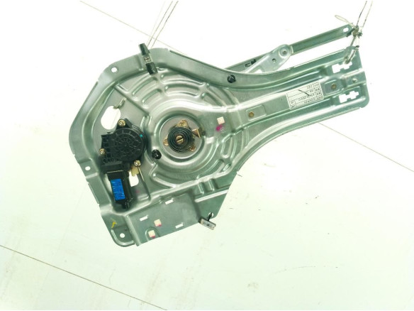 834702E010 ELEVALUNAS PUERTA LAT TRA IZQ HYUNDAI TUCSON (JM)|Desguaces La Cabaña