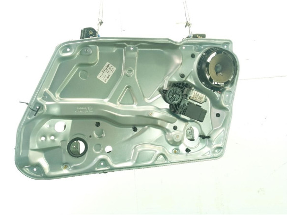 0421157943 ELEVALUNAS PUERTA LAT DEL DER VW PASSAT Variant (3B6)|Desguaces La Cabaña