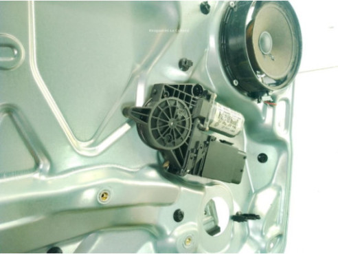 0421157943 ELEVALUNAS PUERTA LAT DEL DER VW PASSAT Variant (3B6)|Desguaces La Cabaña