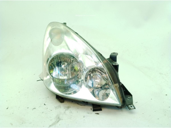 FARO DERECHO TOYOTA COROLLA Verso (ZER_, ZZE12_, R1_)|Desguaces La Cabaña