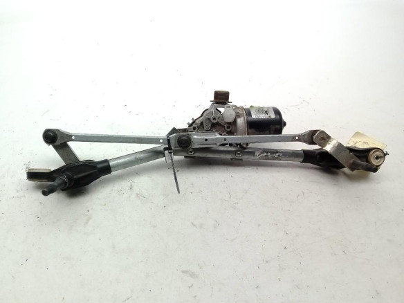 W000007226 MOTOR LIMPIAPARABRISAS DEL RENAULT MEGANE III Fastback (BZ0_)|Desguaces La Cabaña