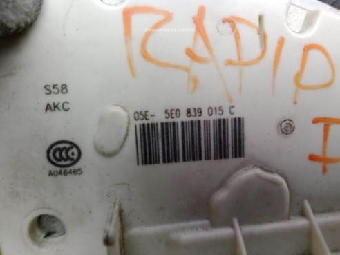 5E0839015C CERRADURA PUERTA LAT TRA IZQ SKODA RAPID Spaceback (NH1)|Desguaces La Cabaña