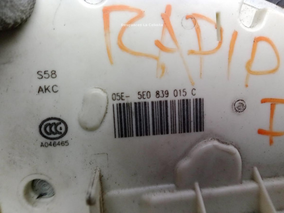 5E0839015C CERRADURA PUERTA LAT TRA IZQ SKODA RAPID Spaceback (NH1)|Desguaces La Cabaña