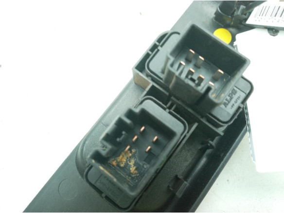 MANDO ELEVALUNAS PUERTA LAT DEL IZQ LAND ROVER FREELANDER (L314)|Desguaces La Cabaña