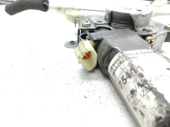 ELEVALUNAS PUERTA LAT DEL IZQ GALLOPER SANTAMO |Desguaces La Cabaña