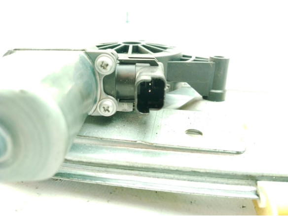807210272R ELEVALUNAS PUERTA LAT DEL IZQ DACIA DUSTER (HM_)|Desguaces La Cabaña