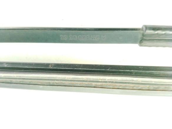 A2118200444 BRAZO LIMPIAPARABRISAS DEL DER MERCEDES BENZ CLASE E (W211)|Desguaces La Cabaña