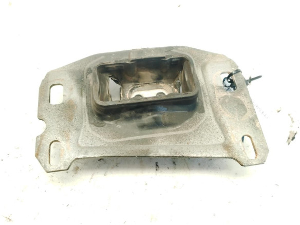 9673768480 SOPORTE MOTOR IZQ PEUGEOT 5008 II|Desguaces La Cabaña