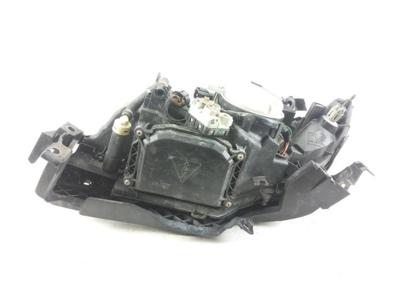 10020953 FARO DERECHO SUBARU LEGACY IV Ranchera familiar (BP) |Desguaces La Cabaña