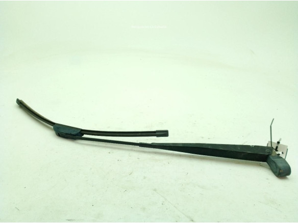 BRAZO LIMPIAPARABRISAS DEL DER NISSAN TERRANO II (R20)|Desguaces La Cabaña