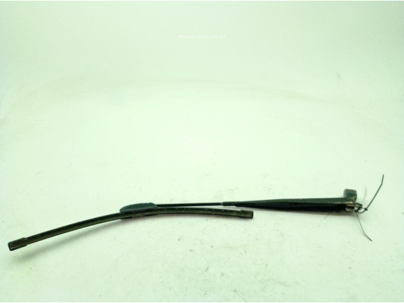 BRAZO LIMPIAPARABRISAS DEL DER NISSAN TERRANO II (R20)|Desguaces La Cabaña