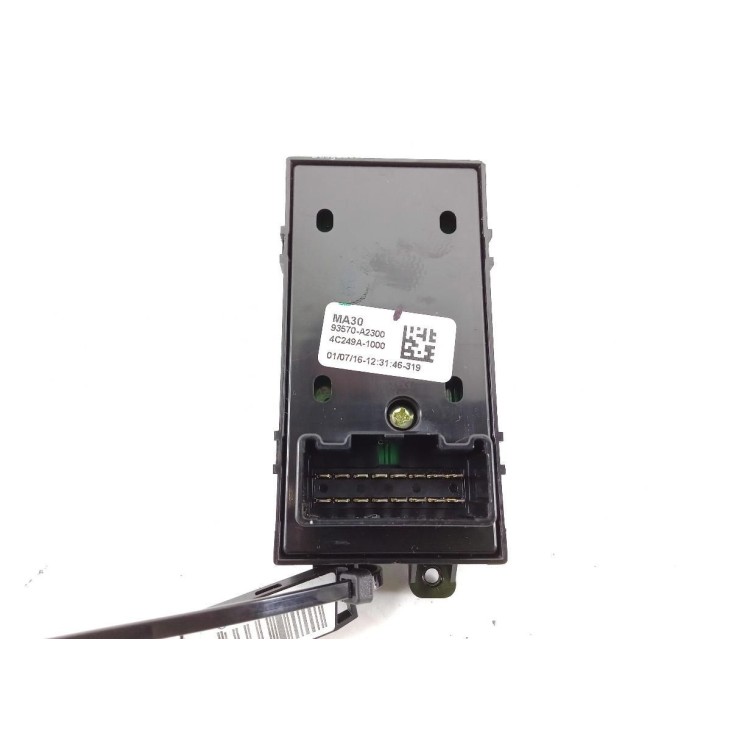 93570A2300 MANDO ELEVALUNAS PUERTA LAT DEL IZQ KIA PRO CEE´D (JD) |Desguaces La Cabaña