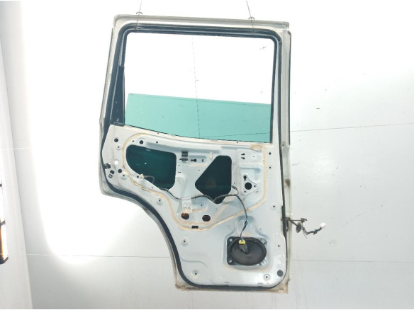 PUERTA LAT TRA IZQ NISSAN TERRANO II (R20)|Desguaces La Cabaña