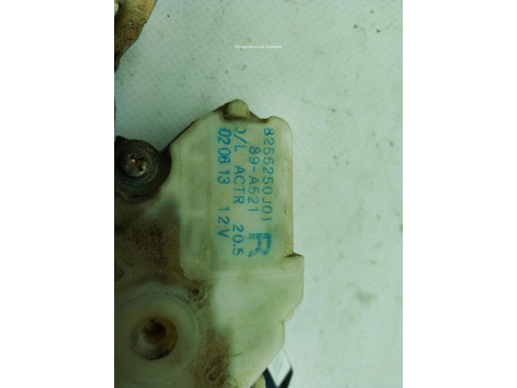 8255250J01 CERRADURA PUERTA LAT TRA DER NISSAN TERRANO II (R20)|Desguaces La Cabaña