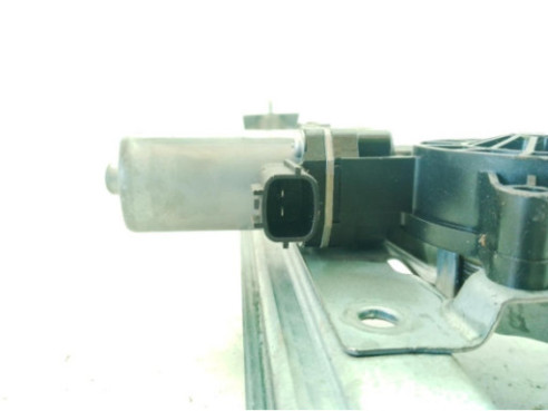 807217929R ELEVALUNAS PUERTA LAT DEL IZQ DACIA DOKKER|Desguaces La Cabaña