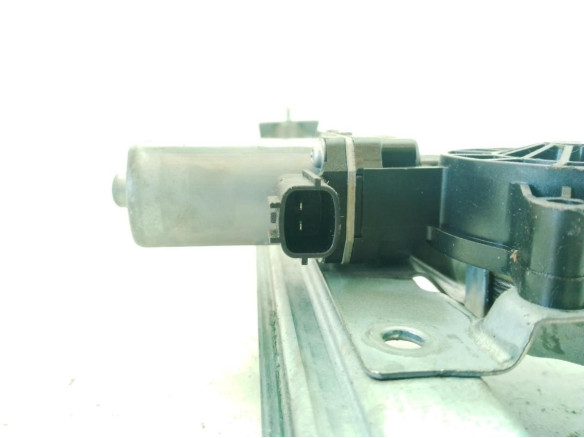 807217929R ELEVALUNAS PUERTA LAT DEL IZQ DACIA DOKKER|Desguaces La Cabaña