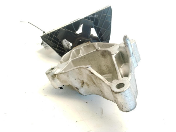 112329452R SOPORTE MOTOR DER DACIA SANDERO III|Desguaces La Cabaña