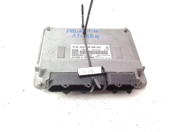 03D906023,5WP40806, CENTRALITA MOTOR SKODA FABIA II (542)|Desguaces La Cabaña