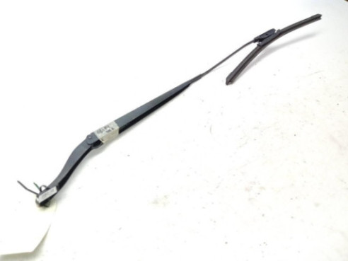 288860005R BRAZO LIMPIAPARABRISAS DEL DER RENAULT MEGANE III Fastback (BZ0_)|Desguaces La Cabaña