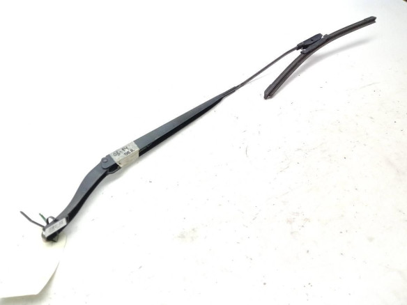 288860005R BRAZO LIMPIAPARABRISAS DEL DER RENAULT MEGANE III Fastback (BZ0_)|Desguaces La Cabaña