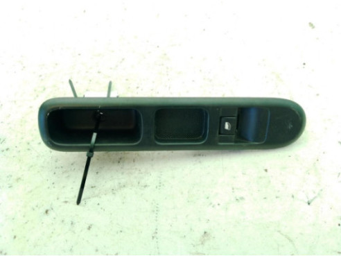 MANDO ELEVALUNAS PUERTA LAT DEL DER PEUGEOT 5008|Desguaces La Cabaña
