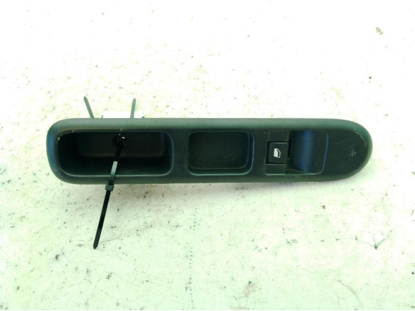 MANDO ELEVALUNAS PUERTA LAT DEL DER PEUGEOT 5008|Desguaces La Cabaña
