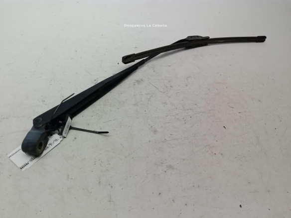 BRAZO LIMPIAPARABRISAS DEL DER NISSAN TERRANO II (R20)|Desguaces La Cabaña
