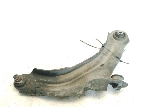 545046162R BRAZO SUSPENSION DEL DER INF RENAULT CLIO IV (BH_)|Desguaces La Cabaña