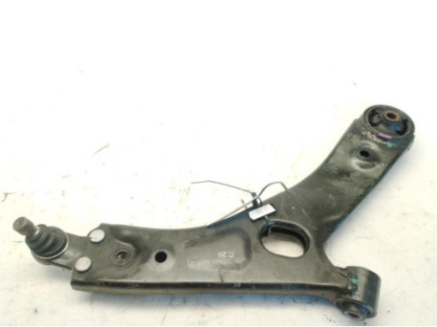 545012Y002 BRAZO SUSPENSION DEL DER INF KIA SPORTAGE (SL)|Desguaces La Cabaña