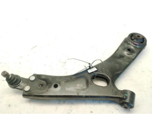545012Y002 BRAZO SUSPENSION DEL DER INF KIA SPORTAGE (SL)|Desguaces La Cabaña