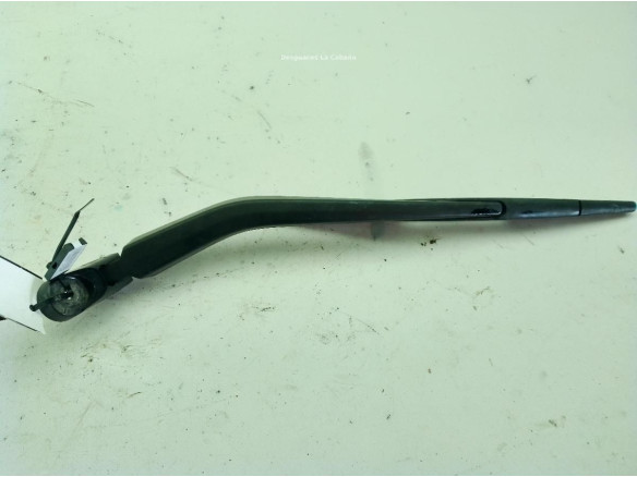 61617241985 BRAZO LIMPIAPARABRISAS TRA PORTÓN BMW 1 (F20)|Desguaces La Cabaña
