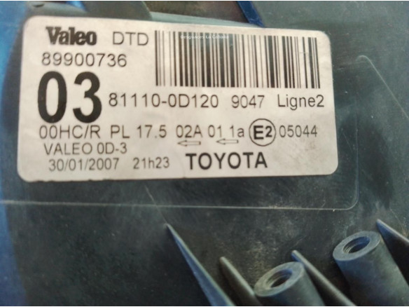 811300D120 FARO DERECHO TOYOTA YARIS (_P9_)|Desguaces La Cabaña