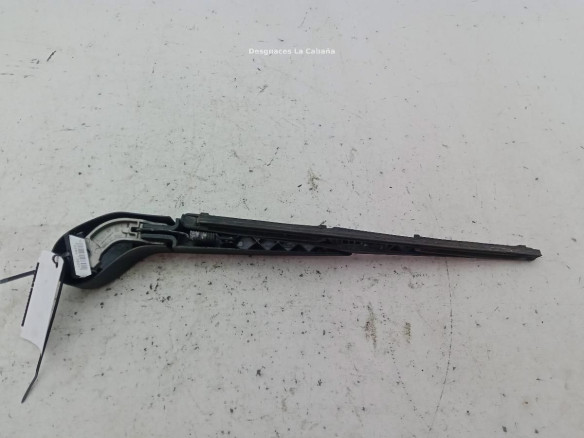 1786268 BRAZO LIMPIAPARABRISAS TRA PORTÓN FORD FOCUS III|Desguaces La Cabaña