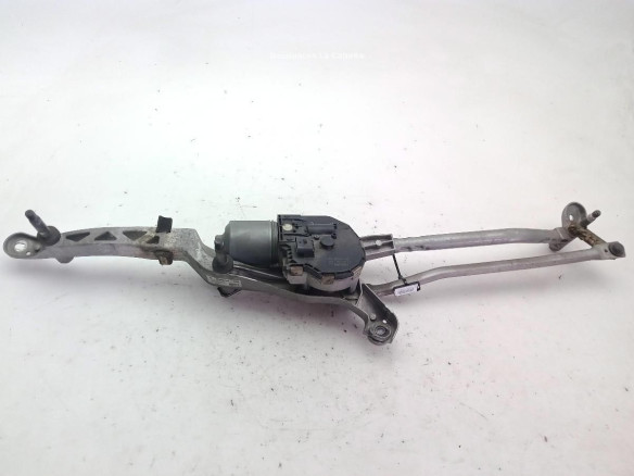 A2048201040 MOTOR LIMPIAPARABRISAS DEL MERCEDES BENZ CLASE C (W204)|Desguaces La Cabaña