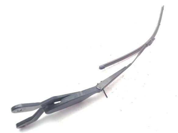 A2048201544 BRAZO LIMPIAPARABRISAS DEL DER MERCEDES BENZ CLASE C (W204)|Desguaces La Cabaña