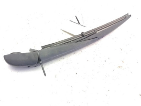 LR064429 BRAZO LIMPIAPARABRISAS TRA PORTÓN LAND ROVER DISCOVERY SPORT (L550)|Desguaces La Cabaña
