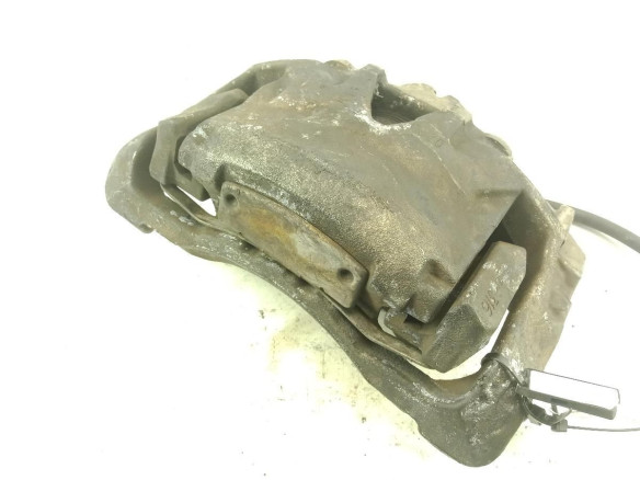 PINZA DEL IZQ VOLVO XC70 II (136) |Desguaces La Cabaña