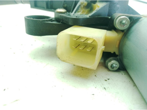 A6397200446 ELEVALUNAS PUERTA LAT DEL IZQ MERCEDES BENZ VITO Autobús (W639)|Desguaces La Cabaña