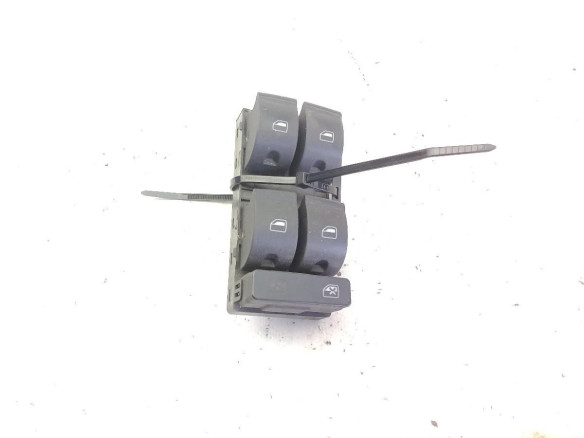 MANDO ELEVALUNAS PUERTA LAT DEL IZQ AUDI A4 (8EC, B7)|Desguaces La Cabaña