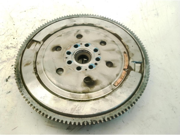 123106905R VOLANTE MOTOR RENAULT TRAFIC III Furgón (FG_)|Desguaces La Cabaña