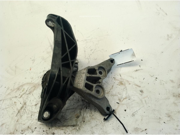 008956 SOPORTE MOTOR DER PEUGEOT 3008 SUV (M_)|Desguaces La Cabaña