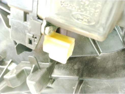 1583670 ELEVALUNAS PUERTA LAT DEL DER FORD FIESTA VI Van|Desguaces La Cabaña