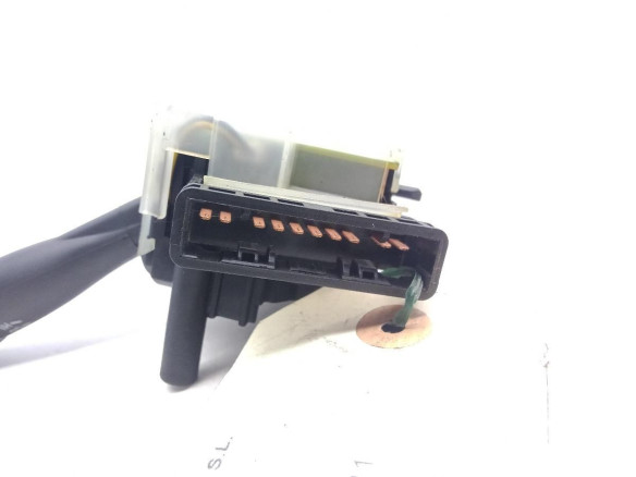 SinValor MANDO LIMPIAPARABRISAS KIA RIO II (JB) |Desguaces La Cabaña