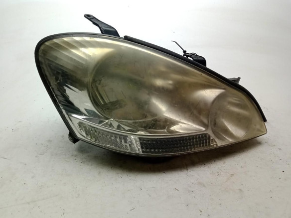 FARO DERECHO TOYOTA AVENSIS VERSO (_M2_)|Desguaces La Cabaña