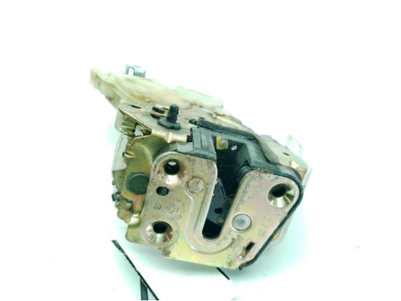 805524U300 CERRADURA PUERTA LAT TRA DER NISSAN X-TRAIL (T30)|Desguaces La Cabaña