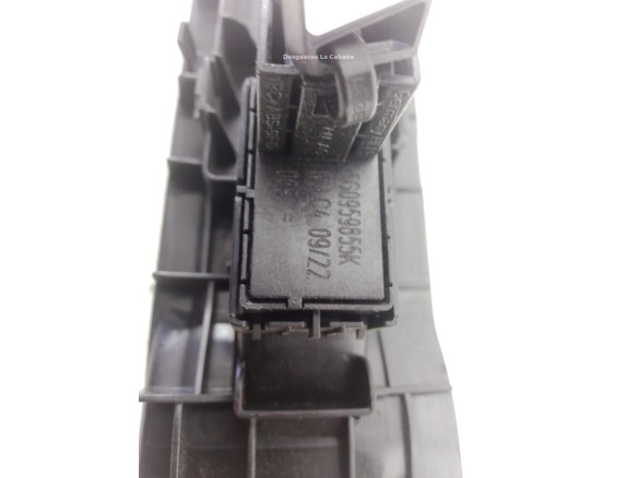 5G0959855K MANDO ELEVALUNAS PUERTA LAT TRA IZQ SKODA SUPERB III Ranchera familiar (3V5)|Desguaces La Cabaña