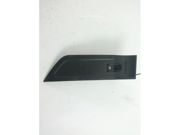 5G0958855K MANDO ELEVALUNAS PUERTA LAT TRA DER SKODA SUPERB III Ranchera familiar (3V5)|Desguaces La Cabaña