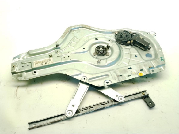 824022D010 ELEVALUNAS PUERTA LAT DEL DER HYUNDAI ELANTRA Sedán (XD)|Desguaces La Cabaña